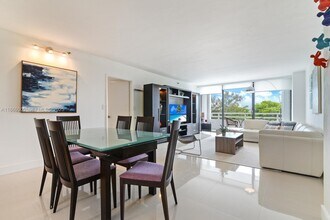 Building Photo - 20355 NE 34th Ct