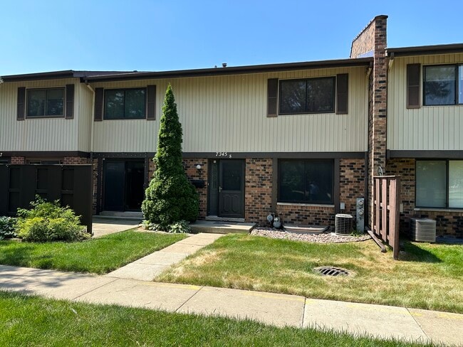 Building Photo - 7345 Winthrop Way