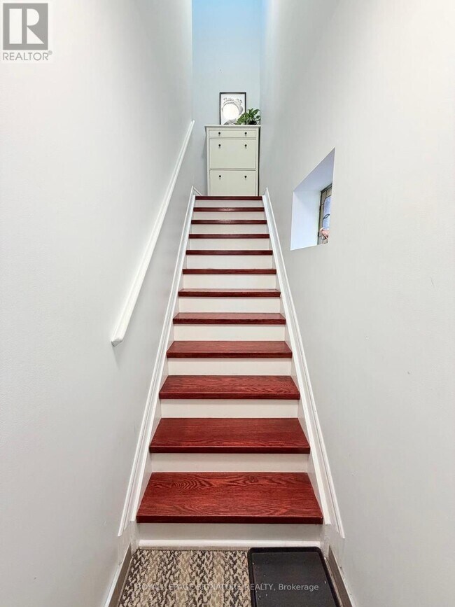 Photo du bâtiment - 490 Windermere Ave