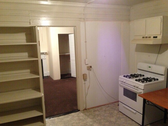 Foto del edificio - 997 Curran St NW