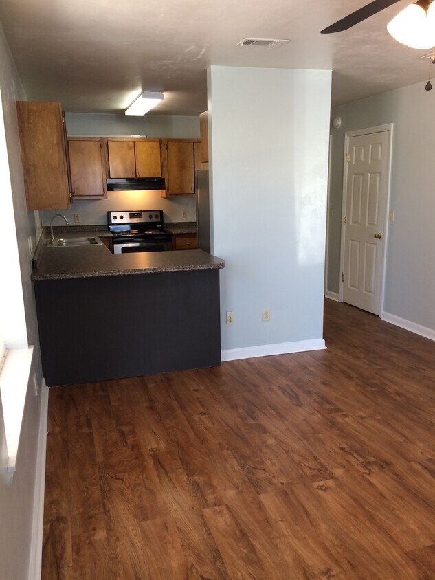 Kitchen and bar. - 815 W Brevard St