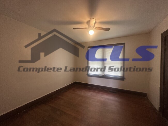 Foto del edificio - 1300 S 19th St