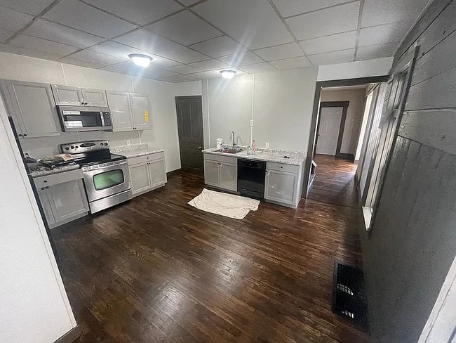 Building Photo - 2018 Howard Ave
