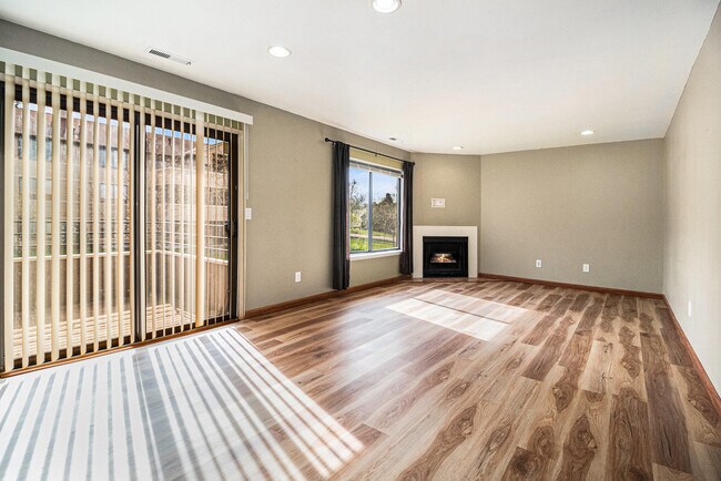Foto del edificio - 225 Briarcrest Dr