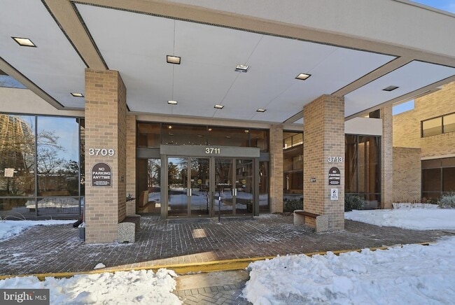 Photo - 3709 S George Mason Dr Apartment