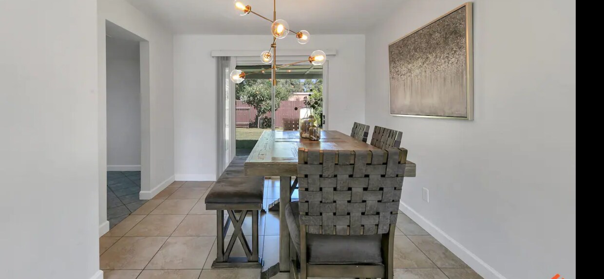 Foto principal - 280 N Lorraine Dr