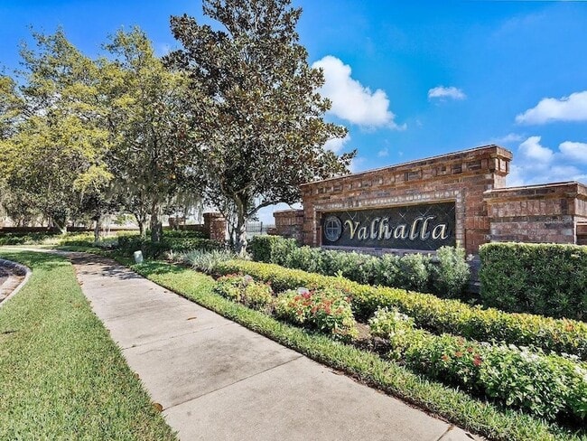 Foto del edificio - 5032 Pond Ridge Dr