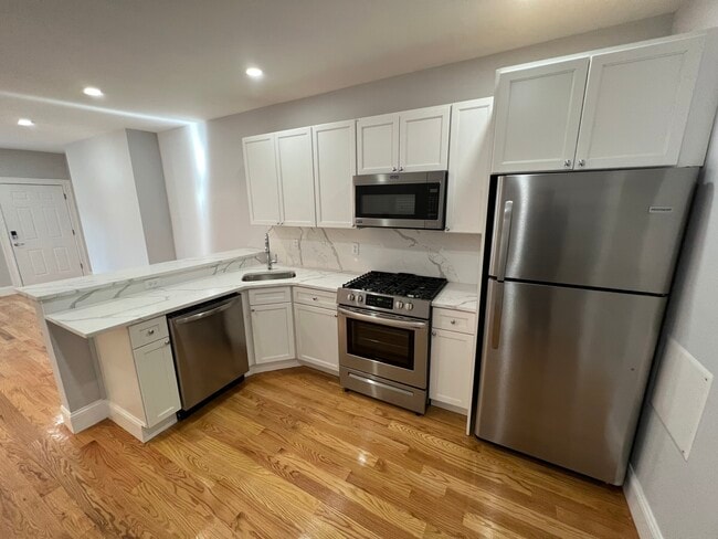 Photo - 372 Oxford St Apartment