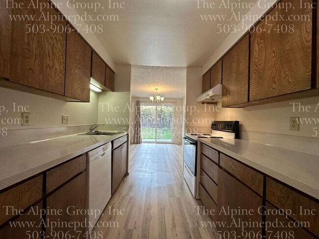 Building Photo - Completely Updated 3 Bedroom Single Level ...