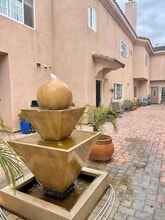 Building Photo - 3953 Riviera Dr