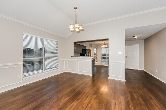 Foto del edificio - 2844 Claremont Dr