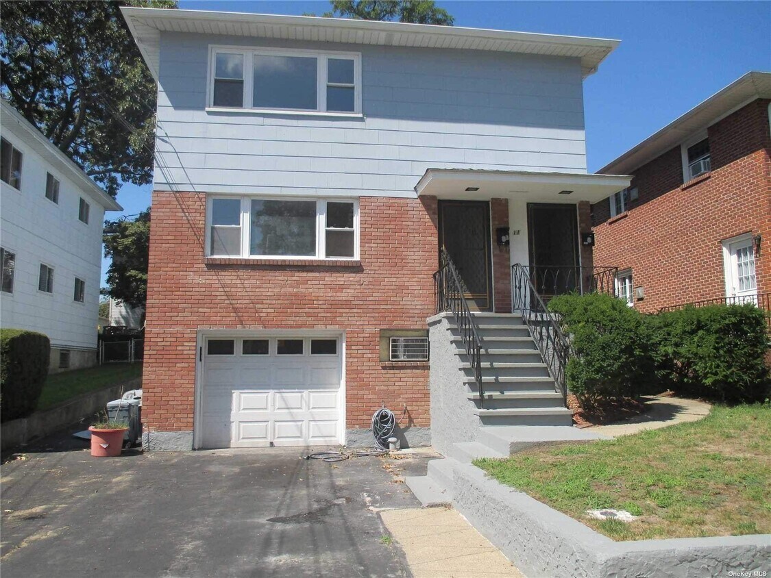 Primary Photo - 11 Juniper Rd