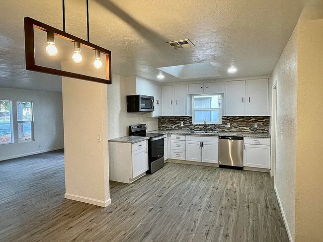 Foto del edificio - 325 SE M St