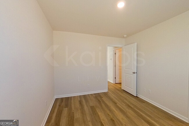 Building Photo - 127 Overstreet Way