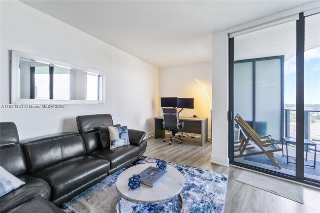 Foto del edificio - 121 NE 34th St
