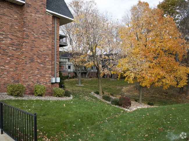 Brighton Woods - Dunlap Lakeside