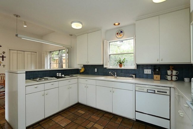 Building Photo - 222 Gessner Rd