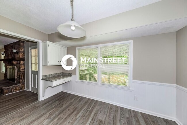 Building Photo - 3 Bedroom Pet-Friendly Home in Tarrant, AL with Main Street Renewal