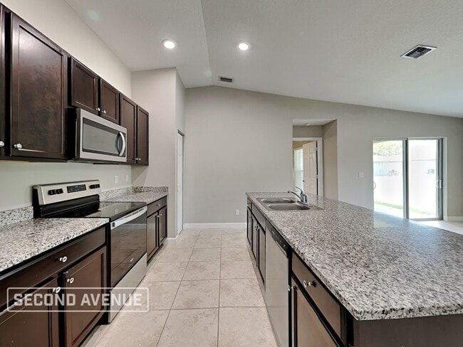 Foto del edificio - 748 Geddes St SW