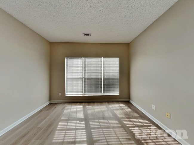 Building Photo - 5090 Oakley Commons Blvd