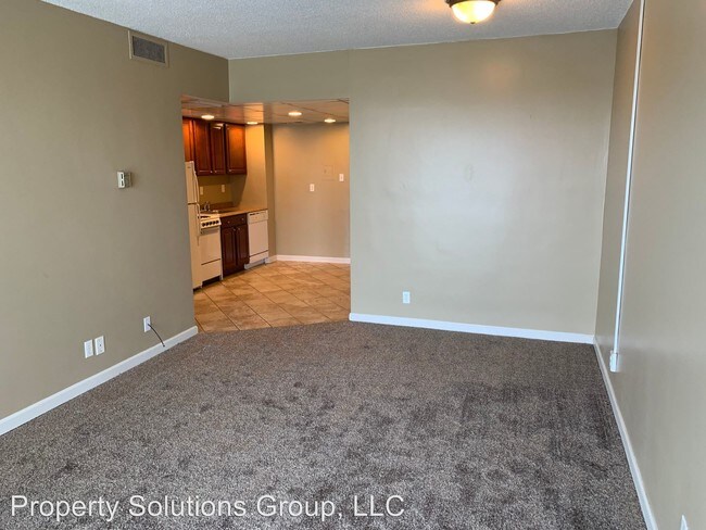 Building Photo - 1 br, 1 bath Apartment - 1271 Poplar Ave #507
