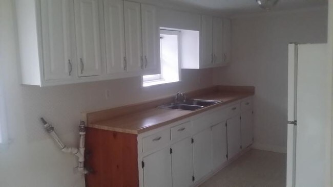 Foto del edificio - 1 Country Club Rd. Apt A