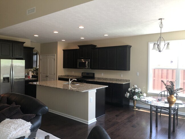 Foto del edificio - 6581 W Black Tail Way