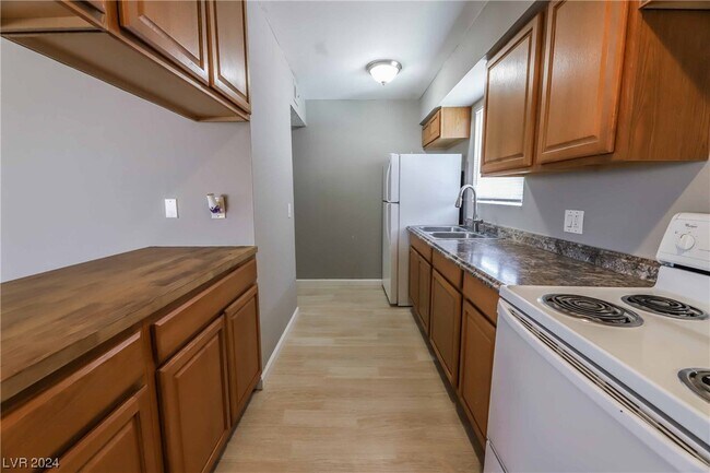 Foto del edificio - 833 N Bruce St