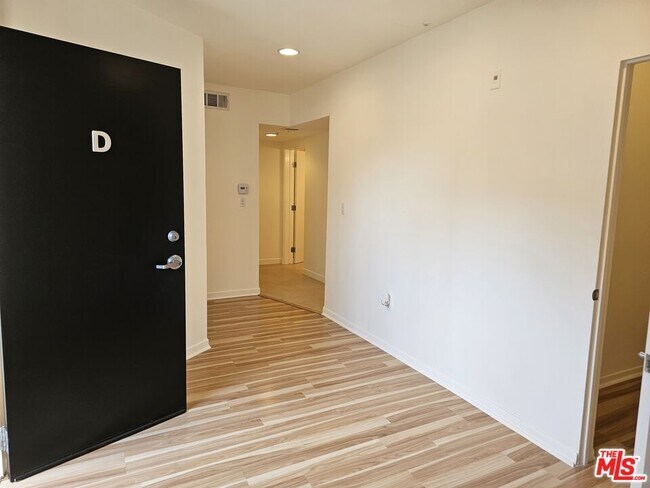 Foto del edificio - 1617 Broadway