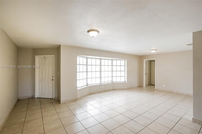Foto del edificio - 3333 NW 32nd Ct