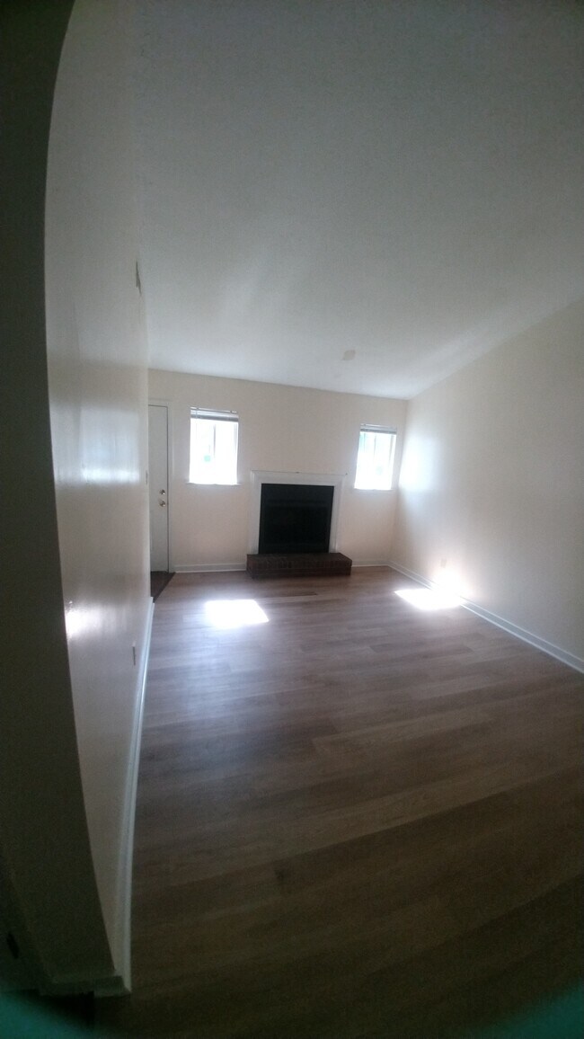 Foto del edificio - 220 Cedar Ridge Ln