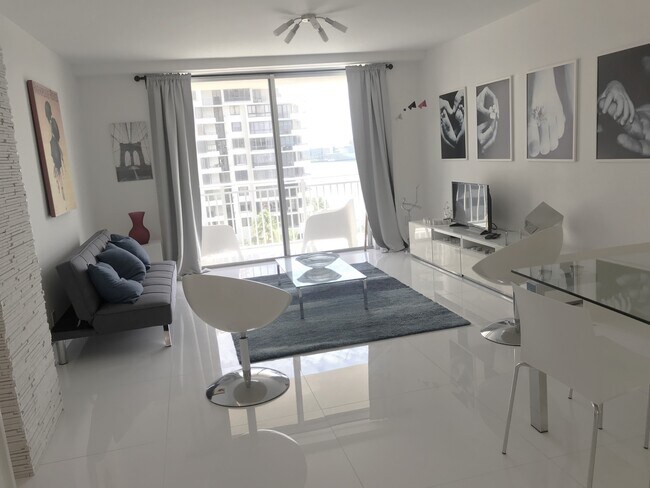 Foto del edificio - 770 Claughton Island Dr