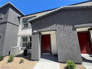 Building Photo - 6113 Hibiscus Gdn St