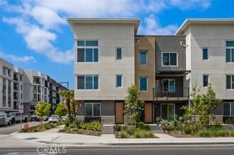 Building Photo - 151 Steely