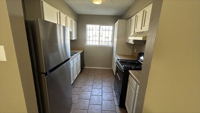 Building Photo - 8756 Elvin Dr