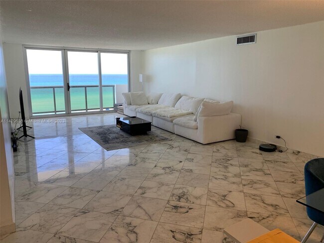 Foto del edificio - 6039 Collins Ave