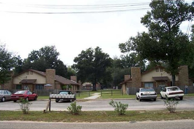 Primary Photo - 5498 Barcelona St