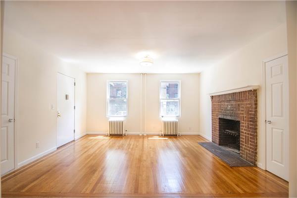 Foto del edificio - 3447 Knox Pl