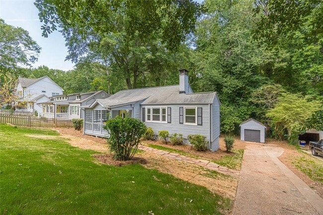 Building Photo - 1226 Thomas Rd