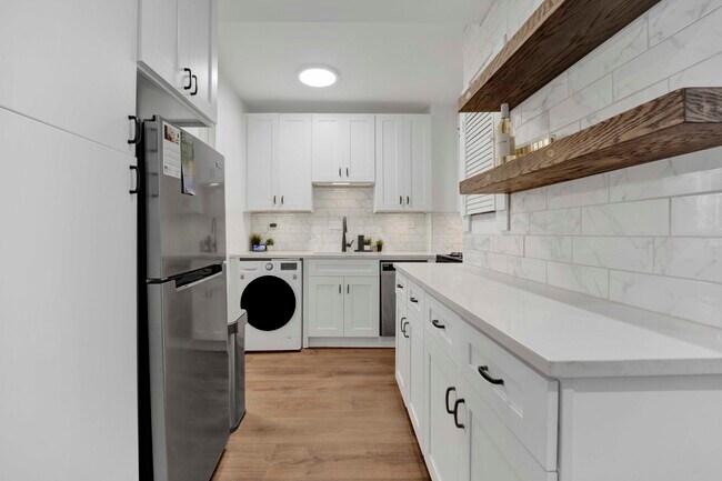 Foto del edificio - 1851 W Dickens Ave