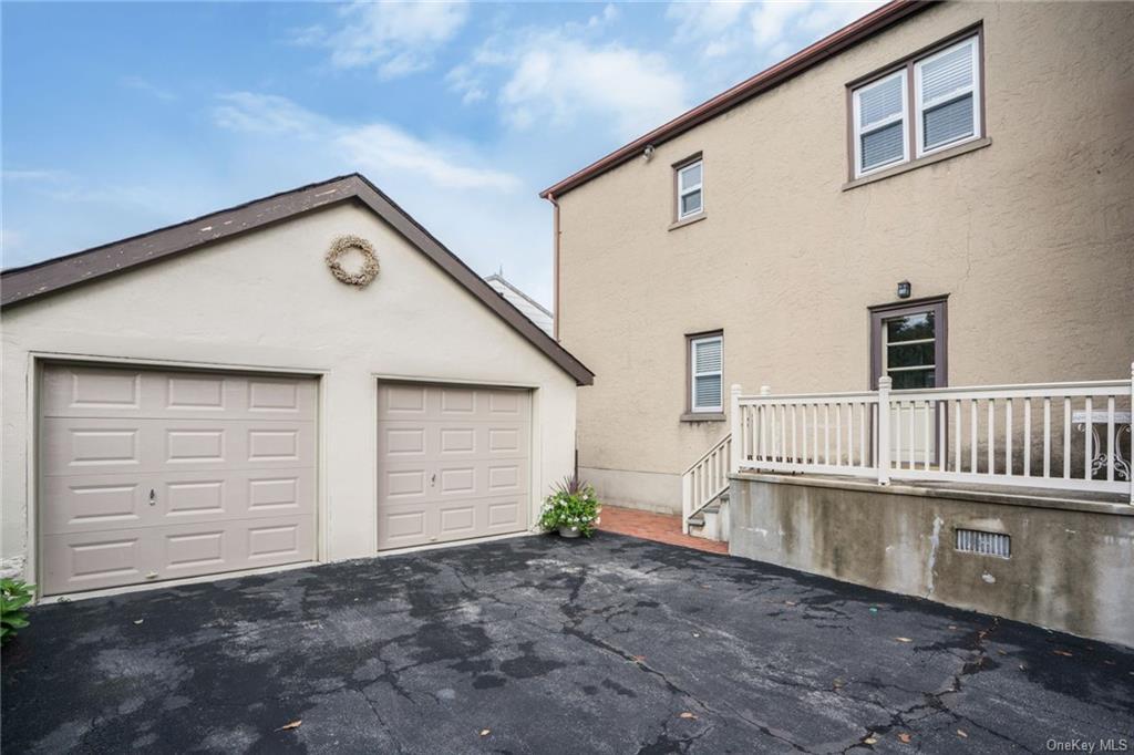 60 Saratoga Ave, Pleasantville, NY 10570 Townhouse for Rent in