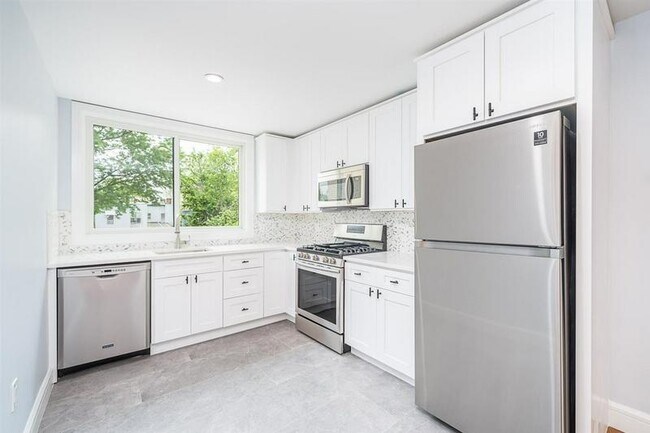 Kitchen - 195 Hutton St