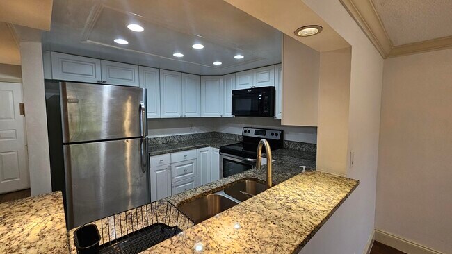 Foto del edificio - 89 Deer Creek Rd