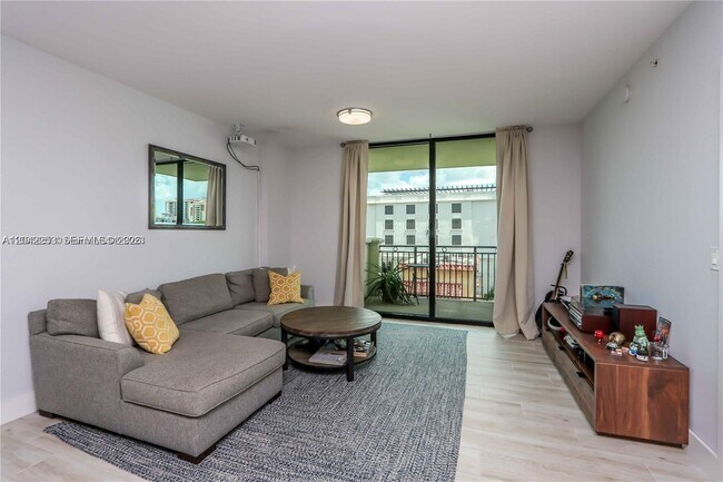 Foto del edificio - 1300 Ponce de Leon Blvd