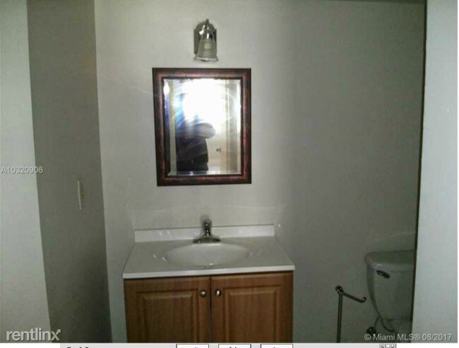 Building Photo - 13751 SW 90th Ave