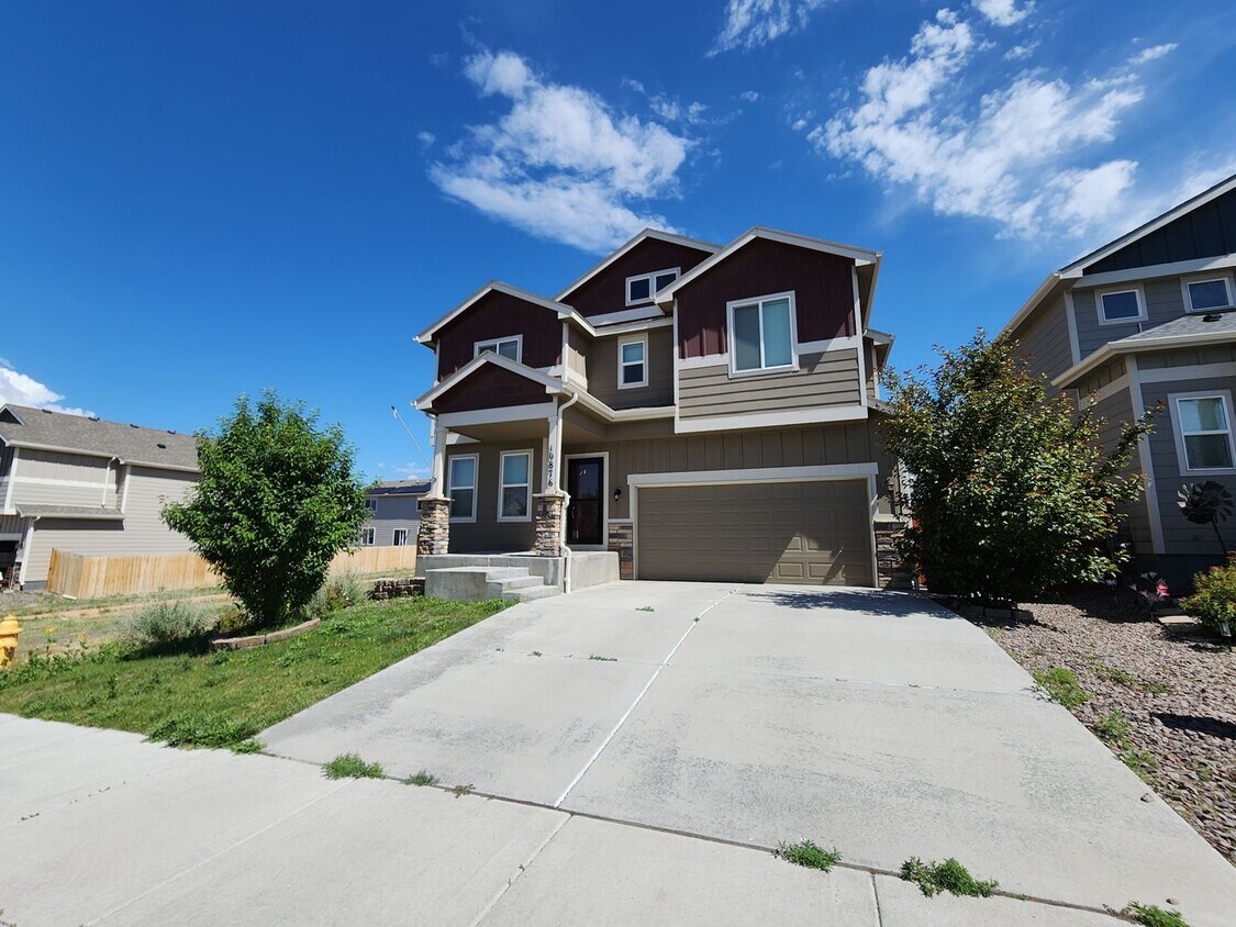 Primary Photo - Stunning 3 Bed 3 Bath Home Near Peterson A...