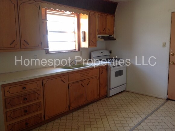 Foto del edificio - 1024 W 15th St
