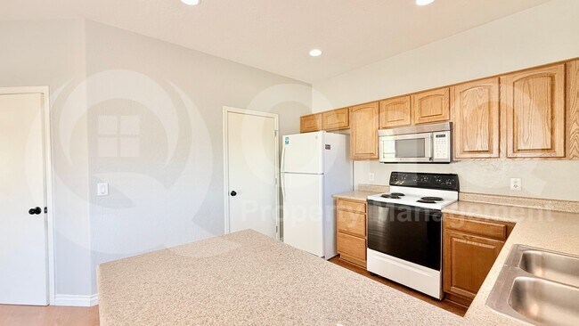 Building Photo - 5173 W Shaw Butte Dr