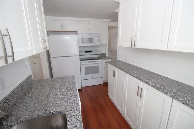 Foto del edificio - 96 Walnut Ln