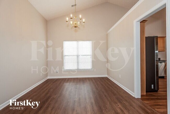 Building Photo - 8954 Lake Ct